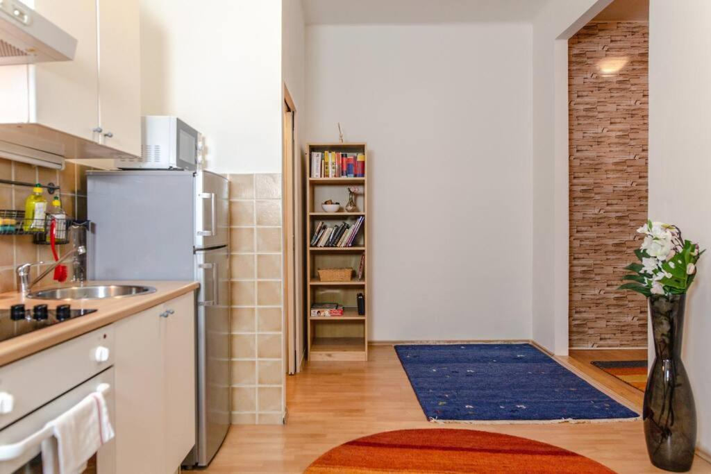 Cozy Apartment In Prague'S Best Area ภายนอก รูปภาพ