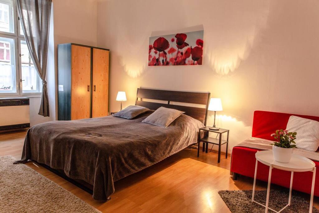 Cozy Apartment In Prague'S Best Area ภายนอก รูปภาพ